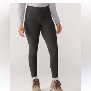 Athleta Hybrid Cargo Tights in Green size 2